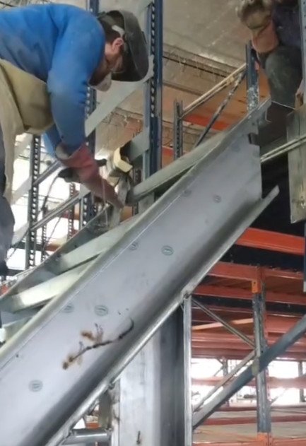 Refuerzo de Racks Industriales y Almacén Seguro
