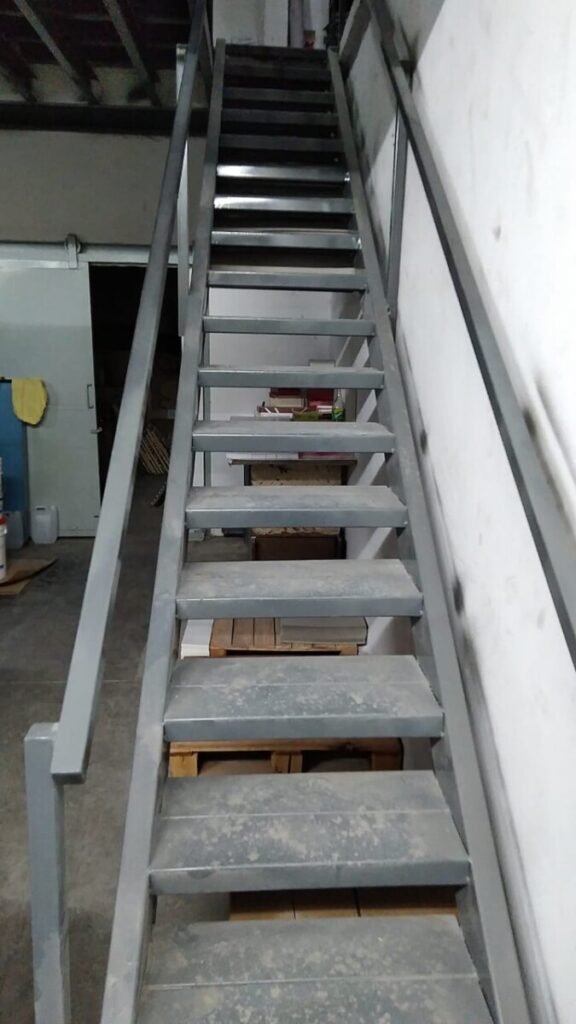 Escalera Industrial Metálica