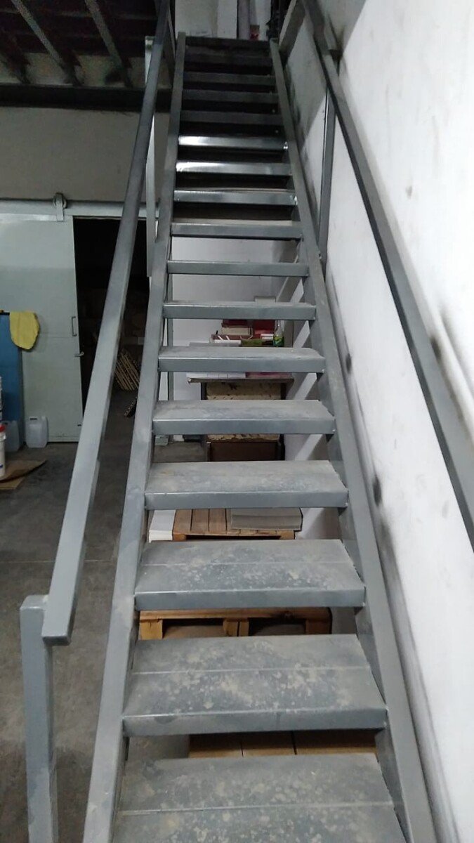 Escalera Industrial Metálica
